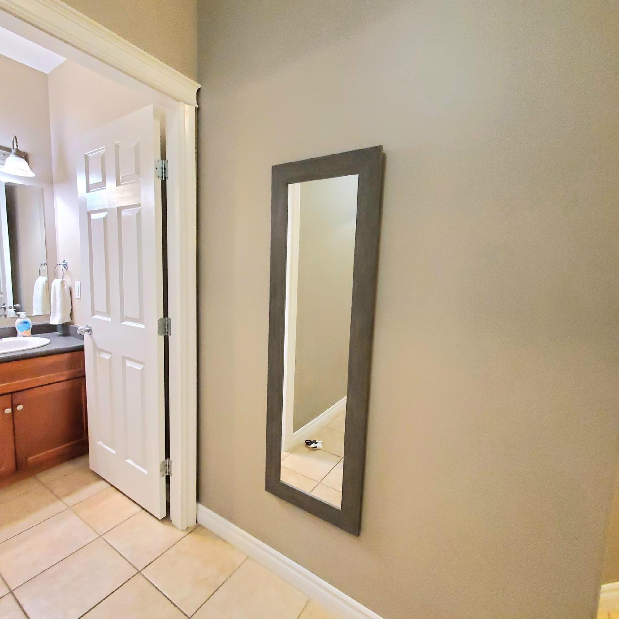 Private 2 Bedrooms Suite Near Hwy 1, Cultus Lake, Heritage Park, Fishing, Coliseum Chilliwack Δωμάτιο φωτογραφία